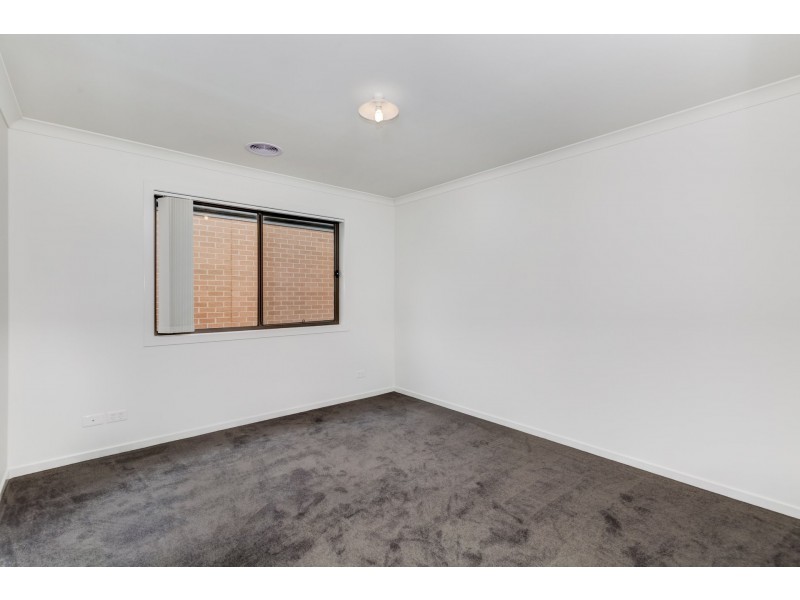 23 Tourmaline Drive, Melton South VIC 3338