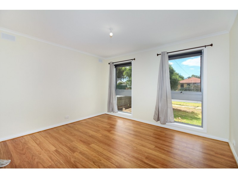 4 Elizabeth Street, Melton South VIC 3338