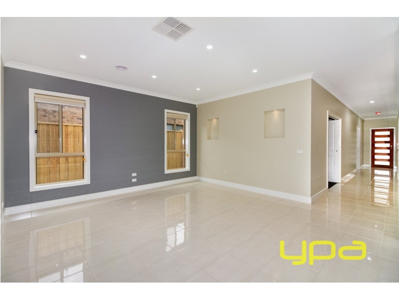 9 Moor Park Avenue, Melton West VIC 3337