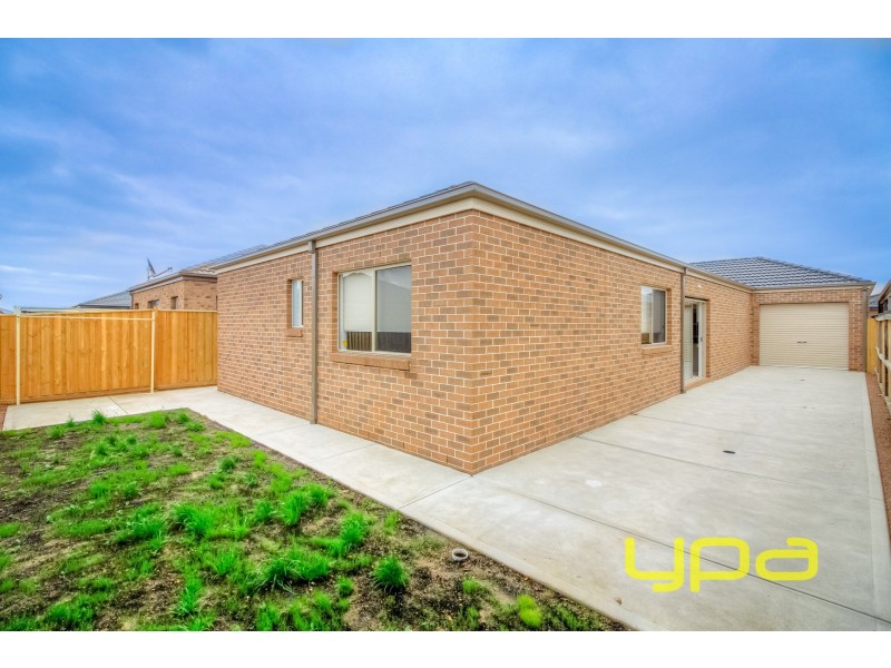 9 Moor Park Avenue, Melton West VIC 3337