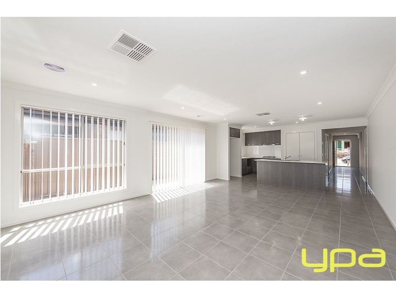 3 Jade Crescent, Melton South VIC 3338