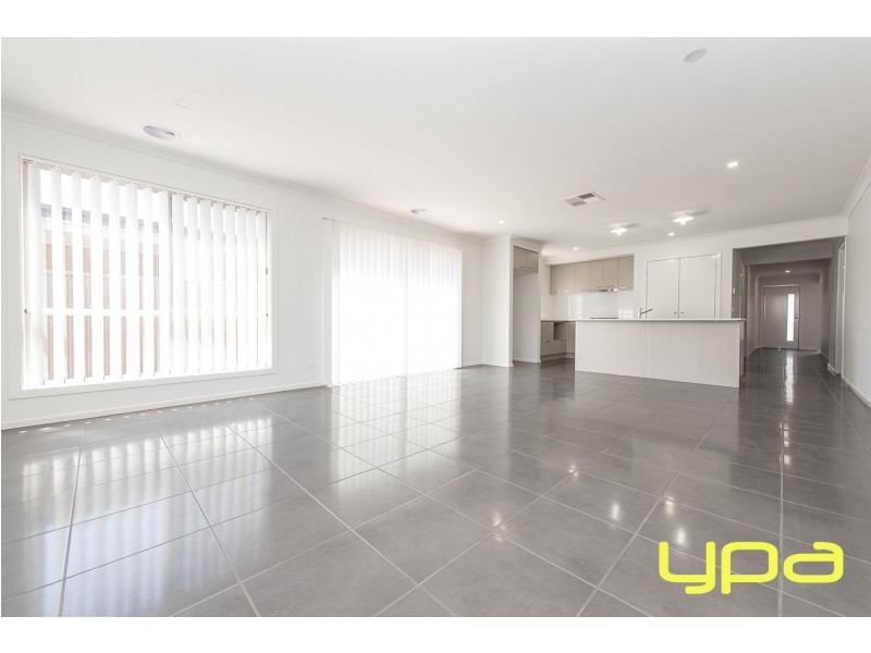 7 Jade Crescent, Melton South VIC 3338