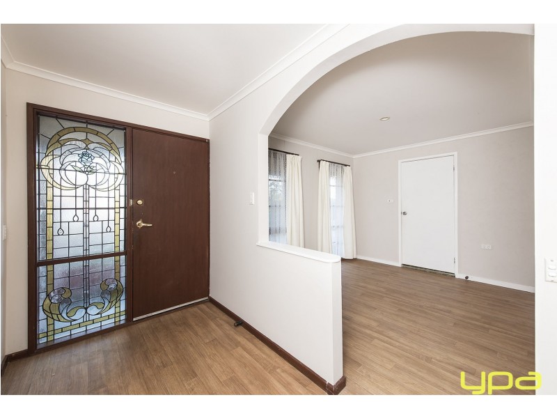 4 Grimwade Place, Melton West VIC 3337