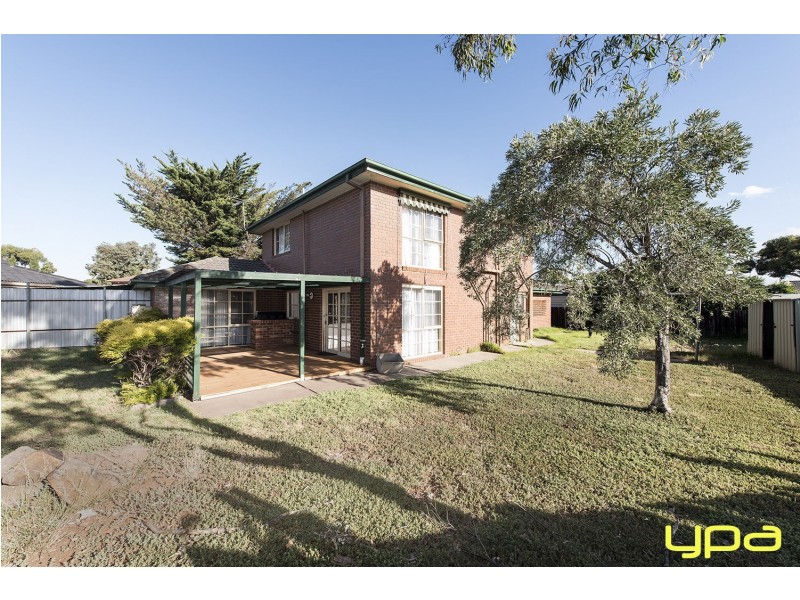 4 Grimwade Place, Melton West VIC 3337