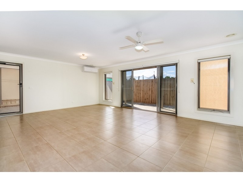 16  Forde Ave, Melton South VIC 3338