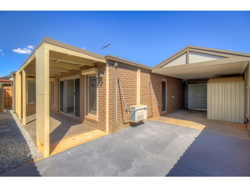 16  Forde Ave, Melton South VIC 3338
