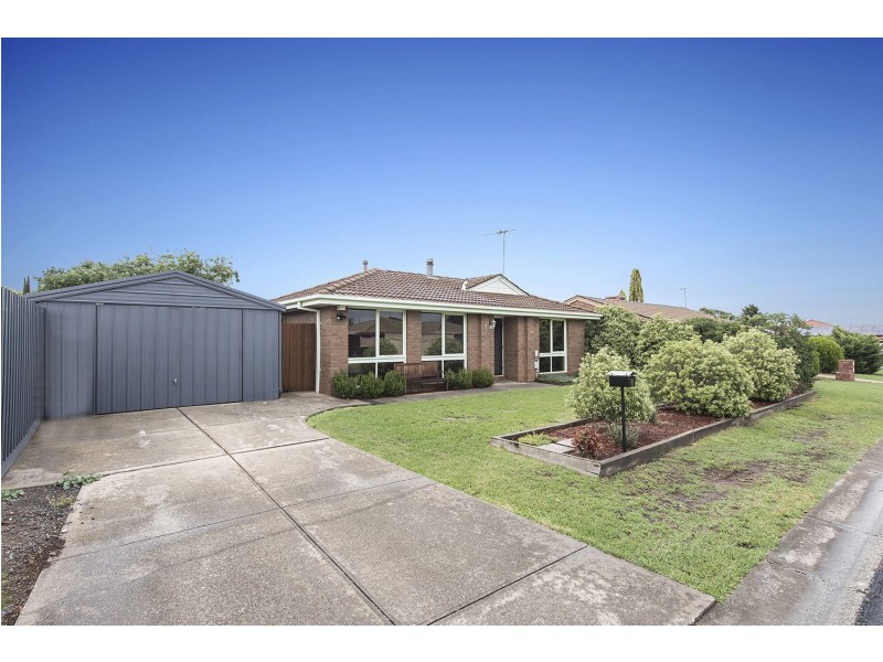 8 Watts Court, Melton West VIC 3337