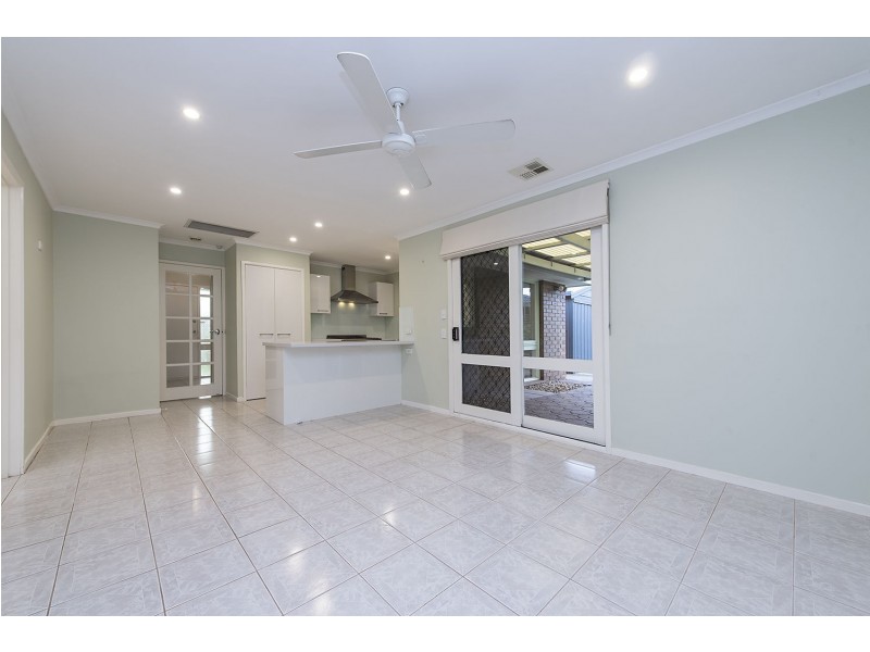 8 Watts Court, Melton West VIC 3337