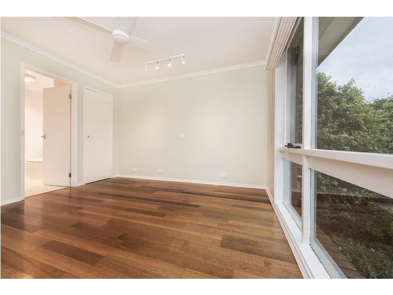 8 Watts Court, Melton West VIC 3337