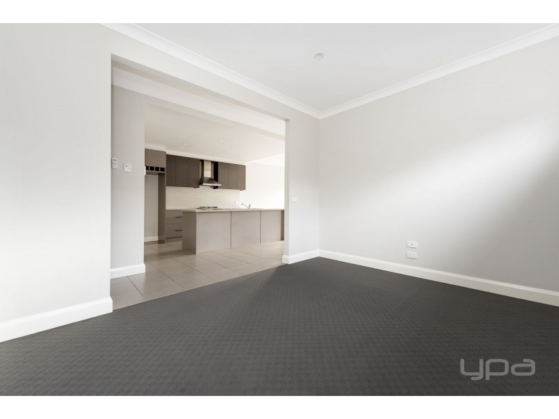 5 Maryburgh Road, Melton South VIC 3338