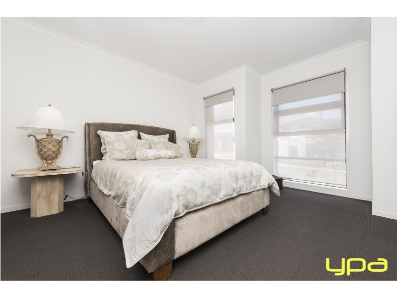 9 Crystal Road, Melton South VIC 3338