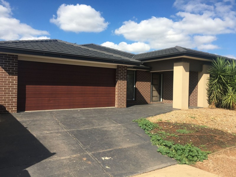 15 Pittos Avenue, Brookfield VIC 3338