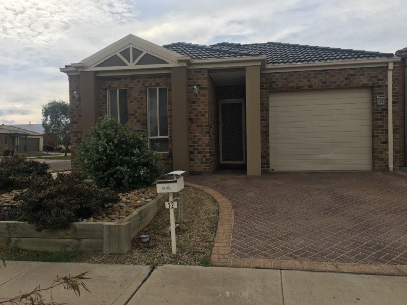 12 Acumin Street, Brookfield VIC 3338