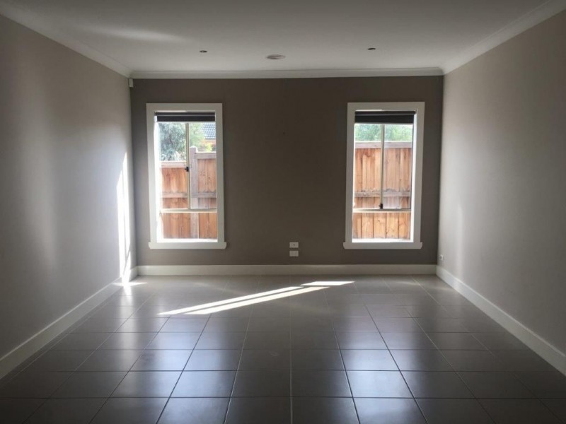 12 Acumin Street, Brookfield VIC 3338