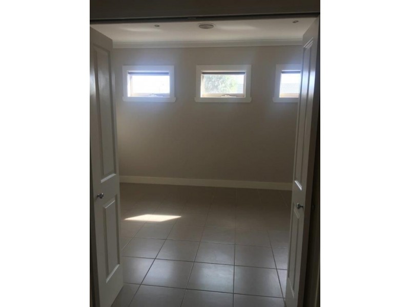 12 Acumin Street, Brookfield VIC 3338