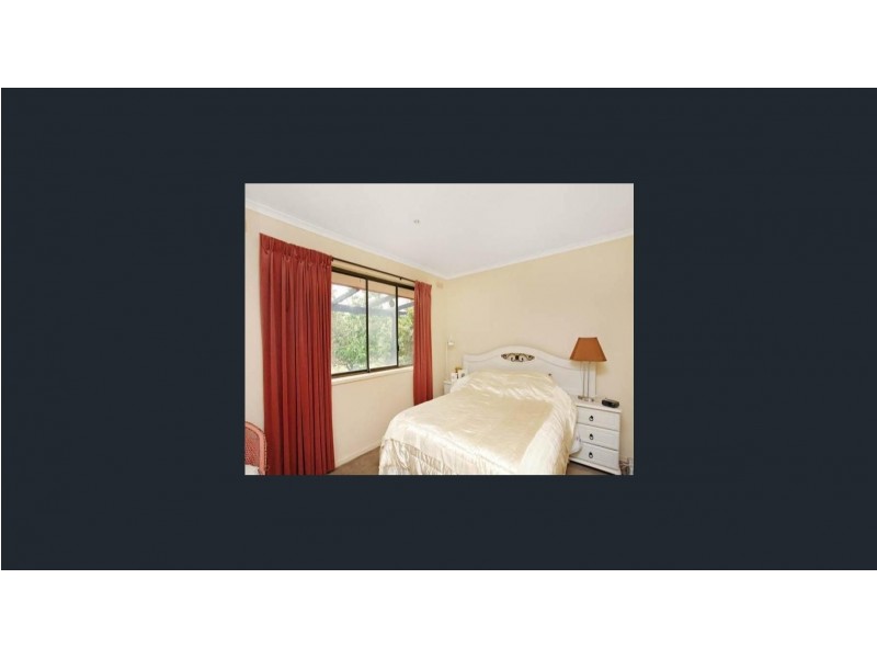 10 St John Place, Melton West VIC 3337