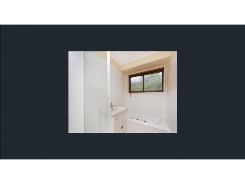 10 St John Place, Melton West VIC 3337