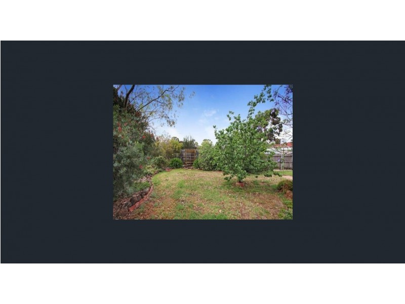 10 St John Place, Melton West VIC 3337