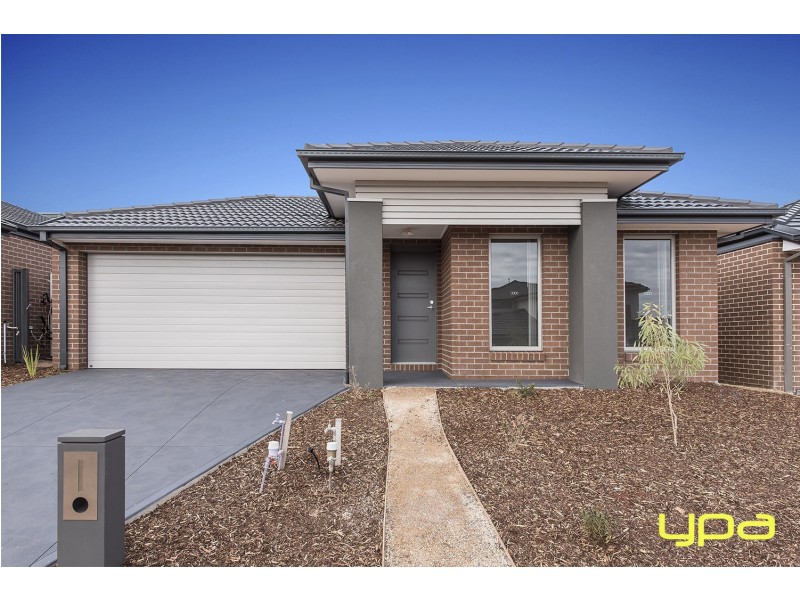8 Maracana Circuit, Melton South VIC 3338