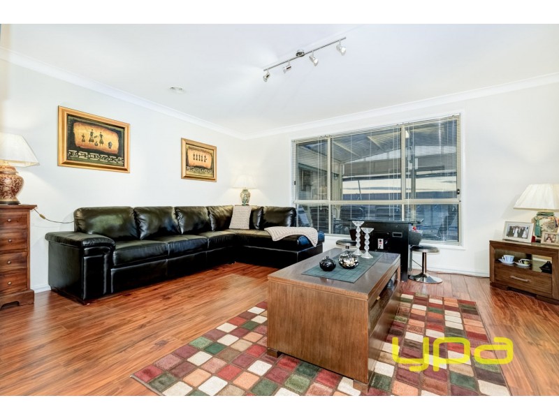 24 Carlyon Close, Melton West VIC 3337