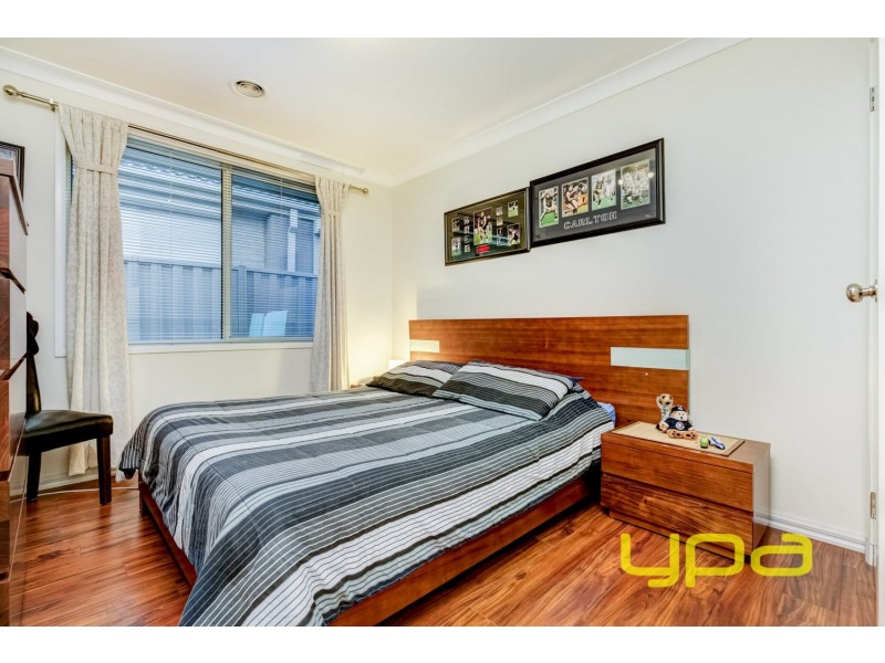 24 Carlyon Close, Melton West VIC 3337