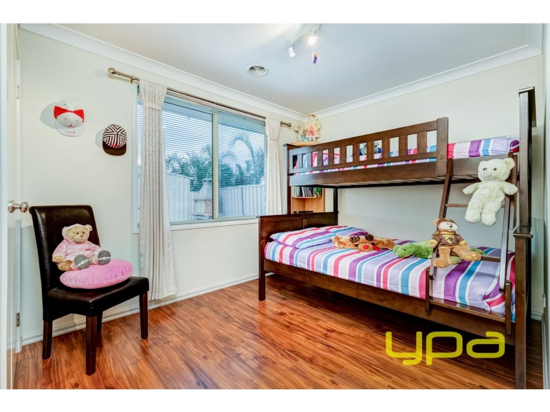 24 Carlyon Close, Melton West VIC 3337