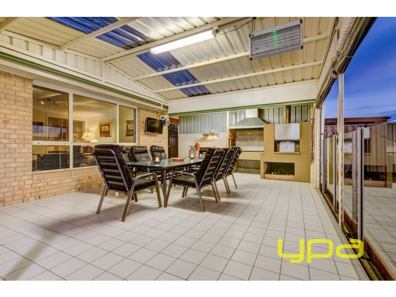 24 Carlyon Close, Melton West VIC 3337