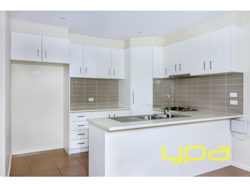 2/17 Maree Court, Kurunjang VIC 3337