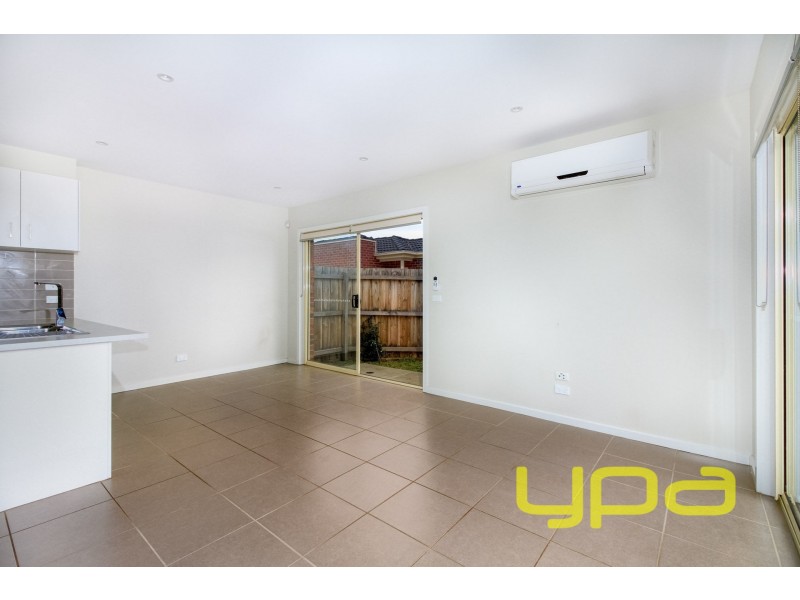 2/17 Maree Court, Kurunjang VIC 3337
