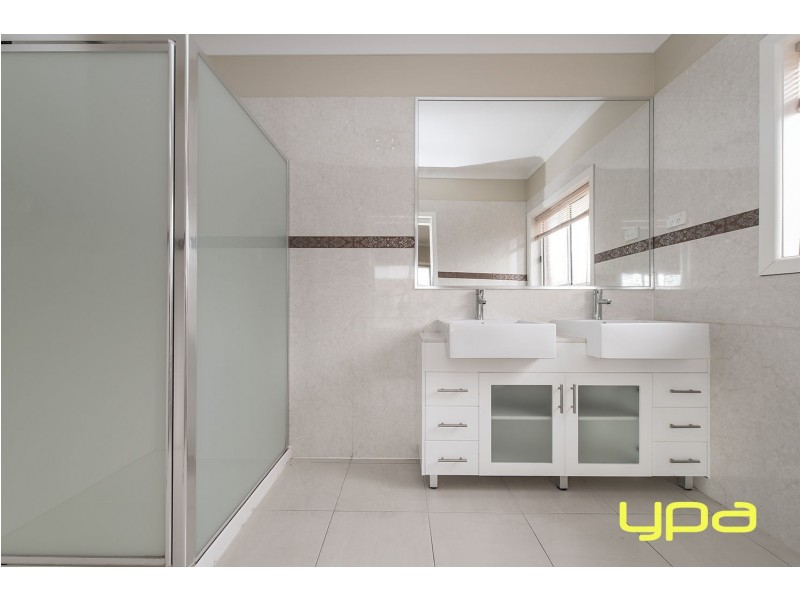 18 Casuarina Court, Melton West VIC 3337