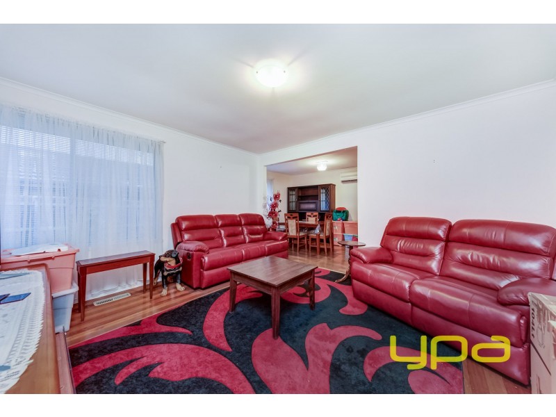 2 Francis Street, Melton South VIC 3338