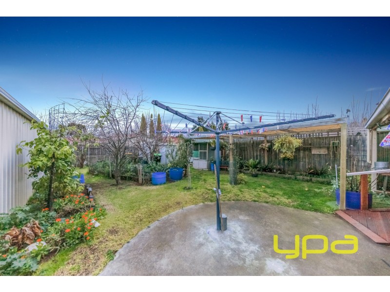 2 Francis Street, Melton South VIC 3338