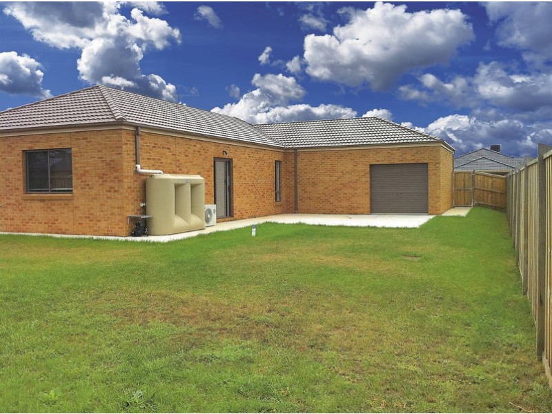 13  Oak Park Drive, Melton West VIC 3337
