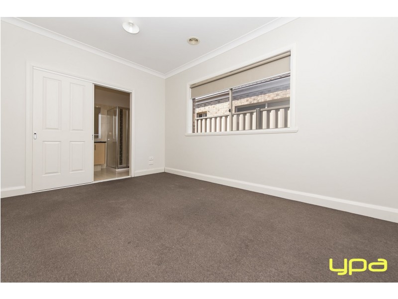 2/89 Black Dog Drive, Brookfield VIC 3338