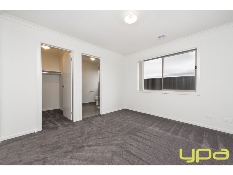 25 Wembley Avenue, Melton South VIC 3338