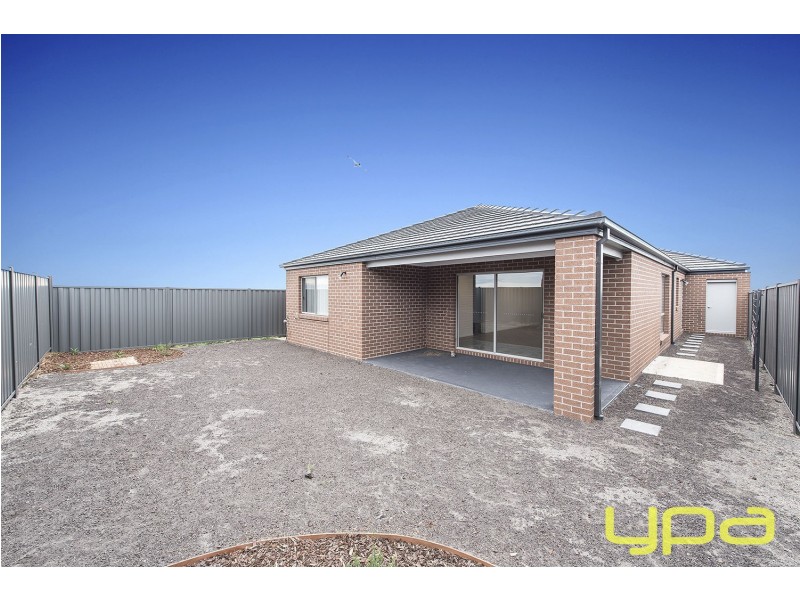 25 Wembley Avenue, Melton South VIC 3338