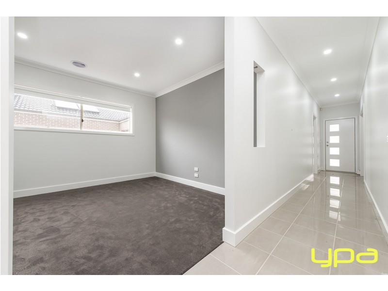 38 Caruana Crescent, Melton West VIC 3337