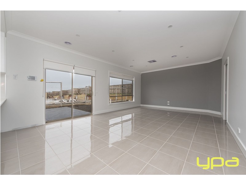 38 Caruana Crescent, Melton West VIC 3337