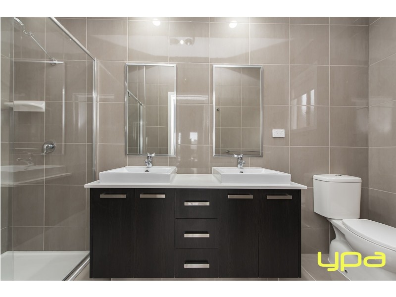 38 Caruana Crescent, Melton West VIC 3337