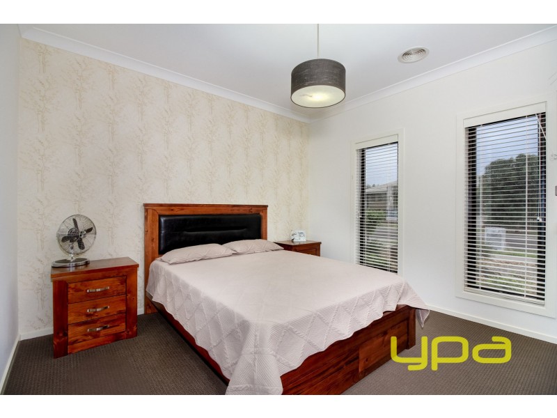 6 Glenelly Street, Melton South VIC 3338