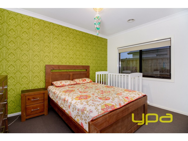 6 Glenelly Street, Melton South VIC 3338