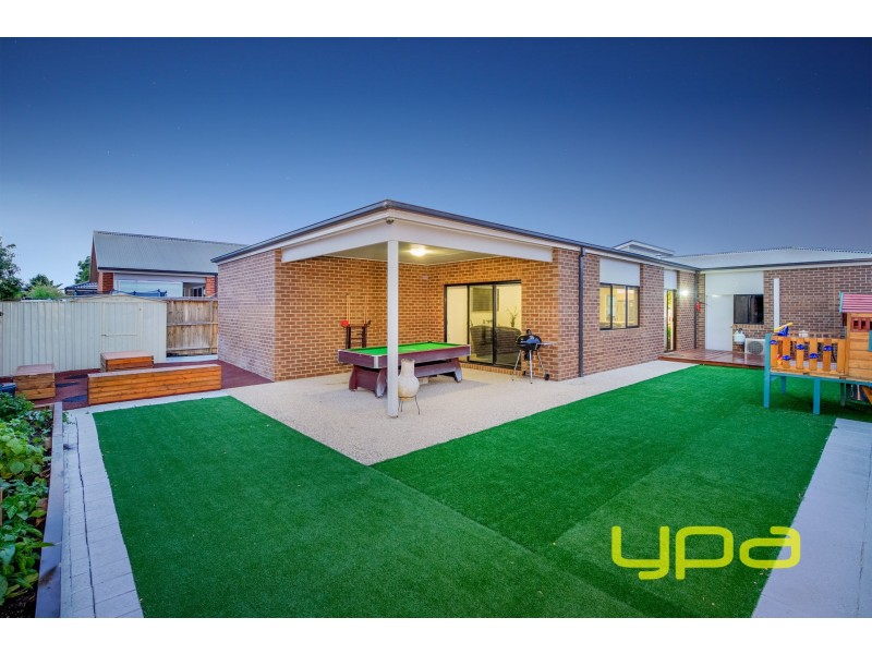 6 Glenelly Street, Melton South VIC 3338