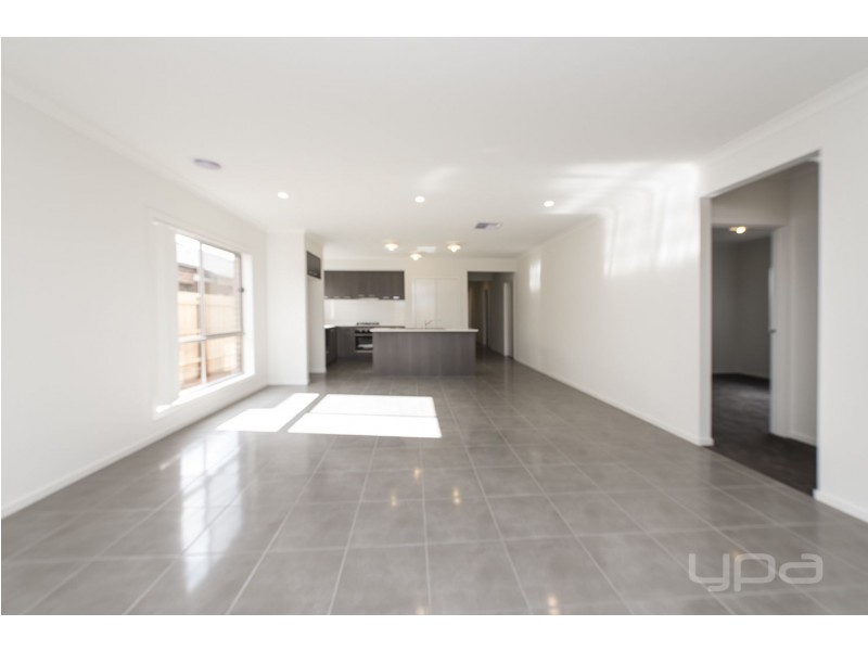 10 Scanlon Street, Rockbank VIC 3335