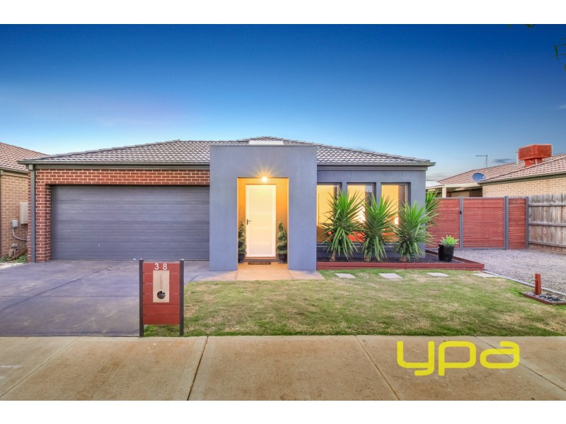 38 Cooloongup Crescent, Melton West VIC 3337