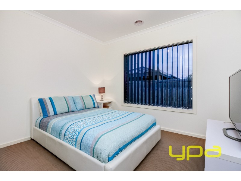 38 Cooloongup Crescent, Melton West VIC 3337