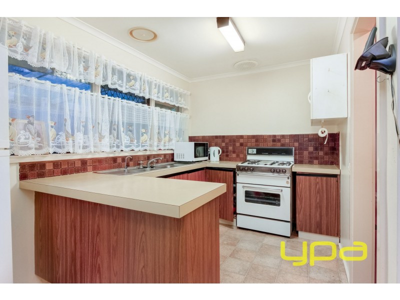 13 Bridge Road, Melton South VIC 3338