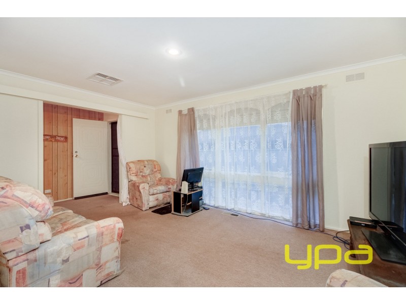 13 Bridge Road, Melton South VIC 3338