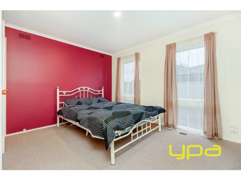 13 Bridge Road, Melton South VIC 3338