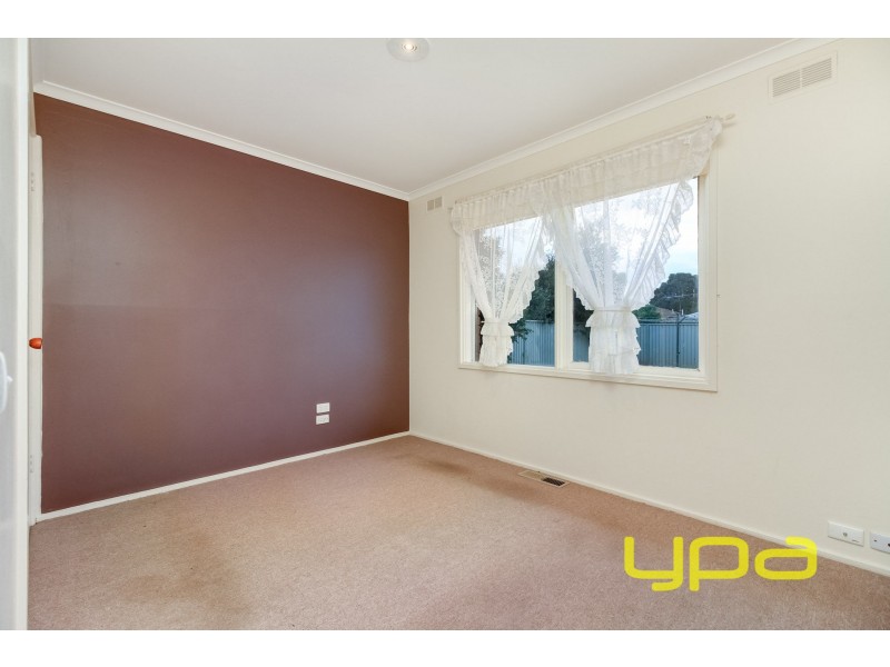 13 Bridge Road, Melton South VIC 3338