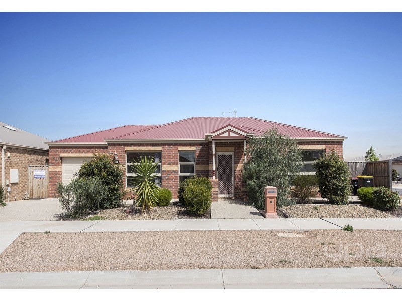 37 Chanticleer Avenue, Melton West VIC 3337